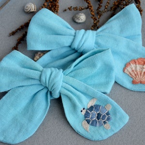 Hand Embroidered Blue Linen Hair Bow - Adorable Marine Kids Hair Accessory - Toddler Birthday Gift - Turtle and Seashell Embroidery