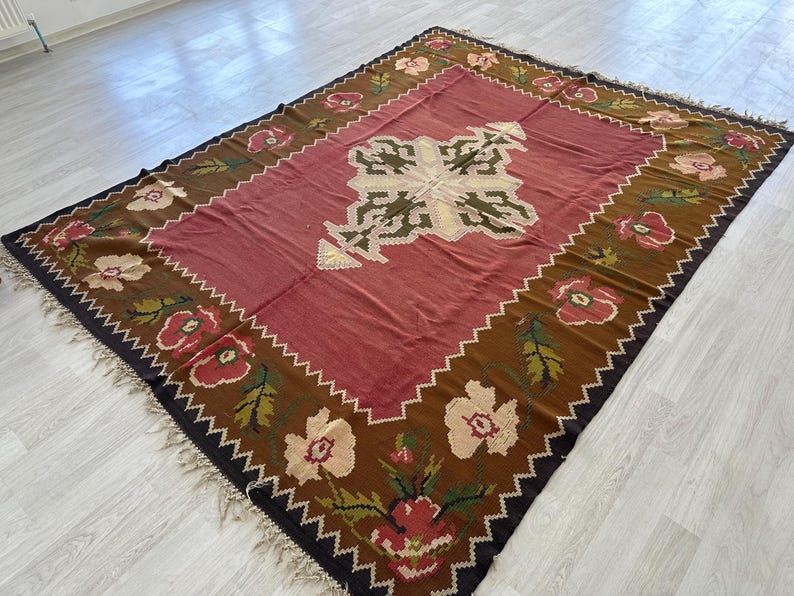Old Balkan Kilim, Balkan Kilim, Large Kilim Rug, Pastel Kilim, Floral Design Rug, Floral Motif,Flower Motif, Medallion Kilim, 7x9 Rug image 4