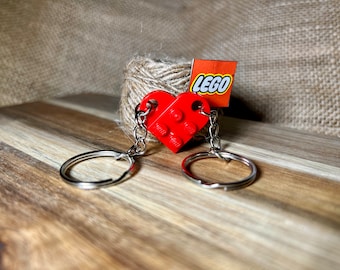 Separable heart-shaped keychain, brick style, Lego