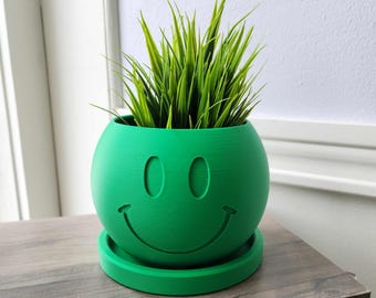 Smiley Face Planter With Drip Tray