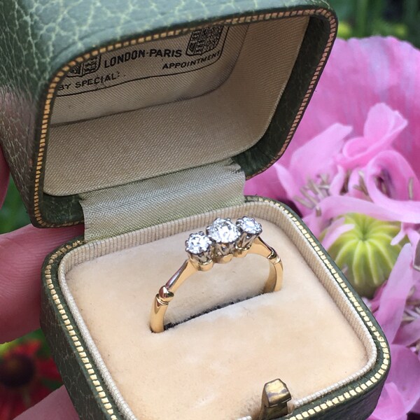 Vintage 18ct gold diamond trilogy ring 0.35ct size N