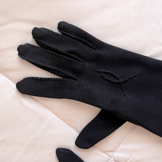 Glamorous Retro Black Scalloped Gloves/claw glove… - image 9