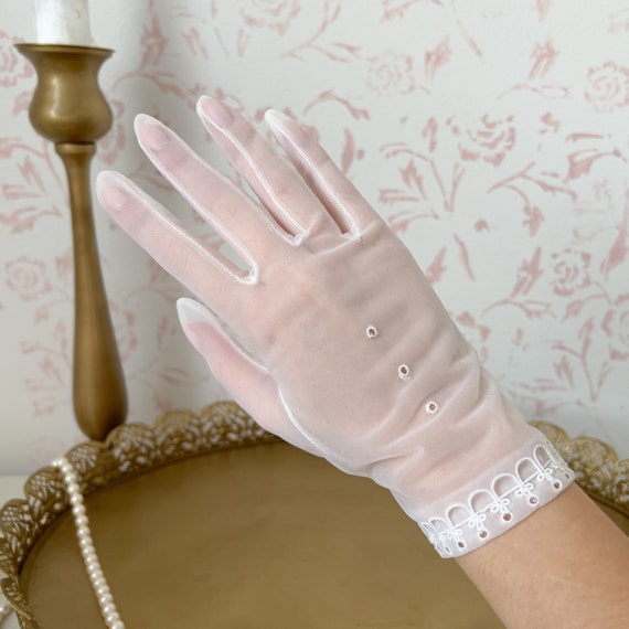 Lovely Vintage Lace Gloves/vintage white gloves/c… - image 3