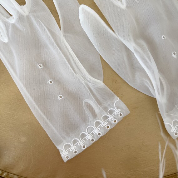 Lovely Vintage Lace Gloves/vintage white gloves/c… - image 7