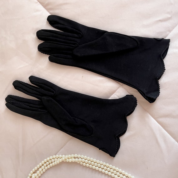 Glamorous Retro Black Scalloped Gloves/claw glove… - image 6