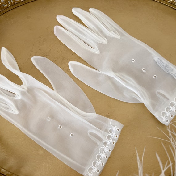 Lovely Vintage Lace Gloves/vintage white gloves/c… - image 5