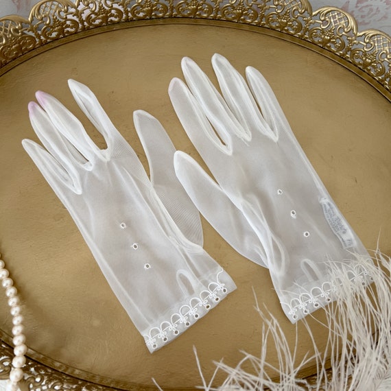 Lovely Vintage Lace Gloves/vintage white gloves/c… - image 1