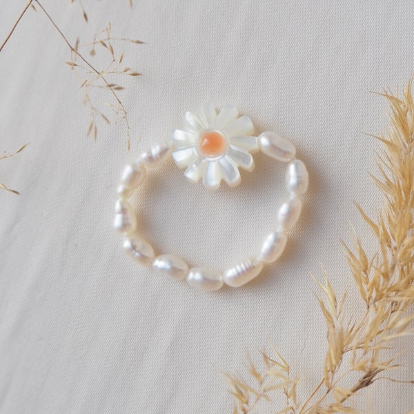 MARGUERITE Flower Ring | Endless Spring | Flower Ring | Freshwater Pearl Ring | Blumenring | Ring | Easter Gift | Ostergeschenk