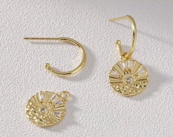 18k oro vermeil placcato orecchini a cerchio con moneta penzolante, orecchini per lei, regali per lei, piccoli orecchini, orecchini a cerchio delicati, regali per l'anniversario