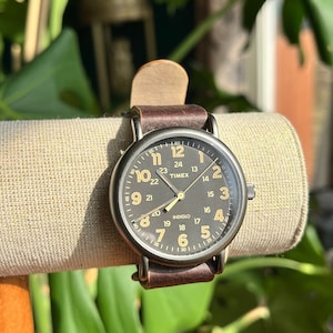 Vintage Mens Timex Weekender Leather Strap Adjustable Watch brown antique
