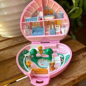 100% complete 1989 Country Cottage Polly Pocket vintage toy doll Bluebird