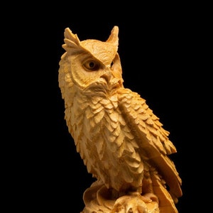 Handcrafted Solid Wood Owl Statue, Detailed Animal Sculpture Ornament, Artisanal Wood Carving Home Decor