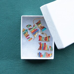 Book Cat Earrings, Avid Reader Gifts, Bookish Cat Lover Jewelry, Acrylic Dangle Book Earrings for Teacher, Gift for Cat Mom, Kitten Earring zdjęcie 7