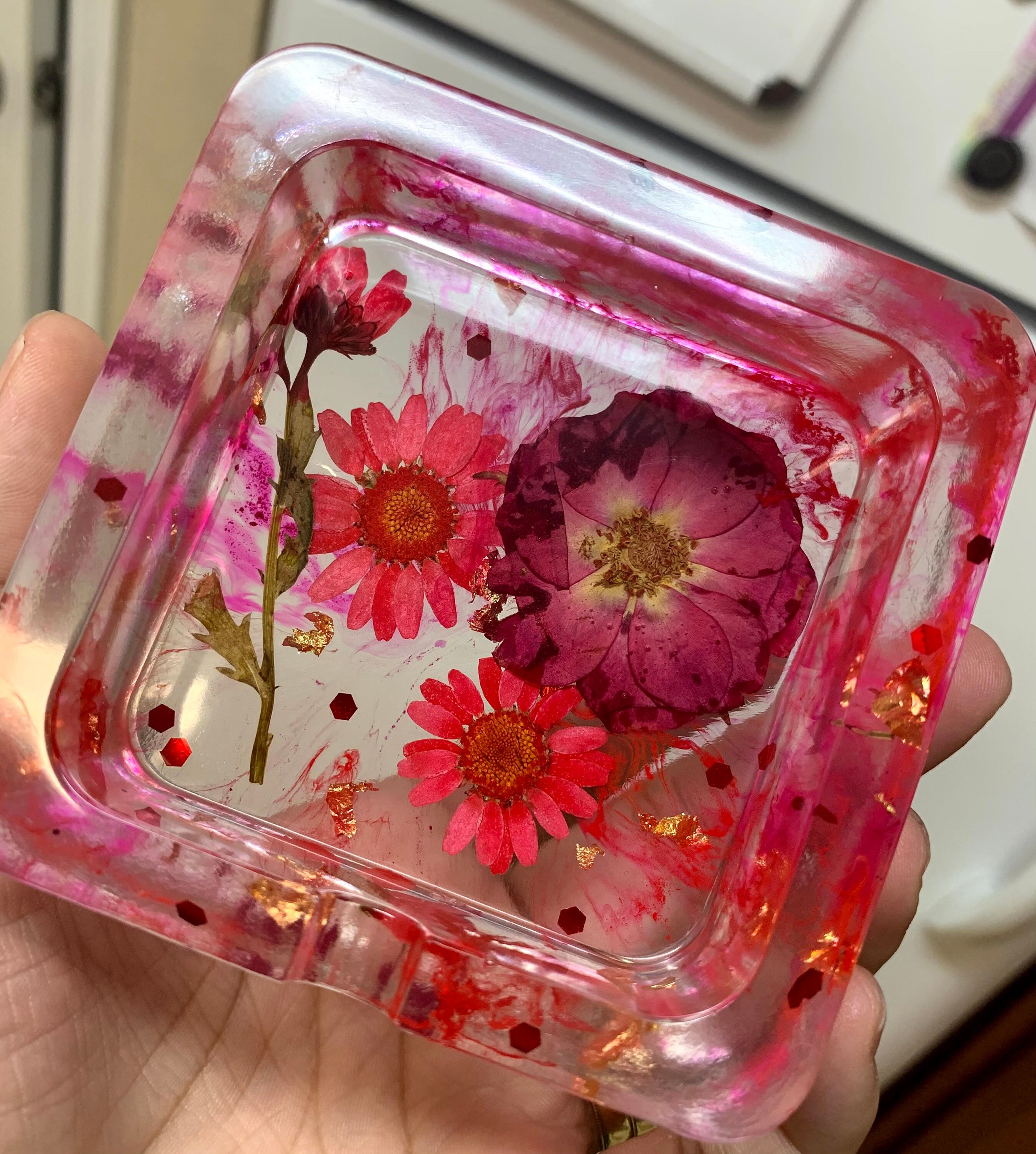 Red Pressed Flower Resin Ashtray Collectibles Tobacciana