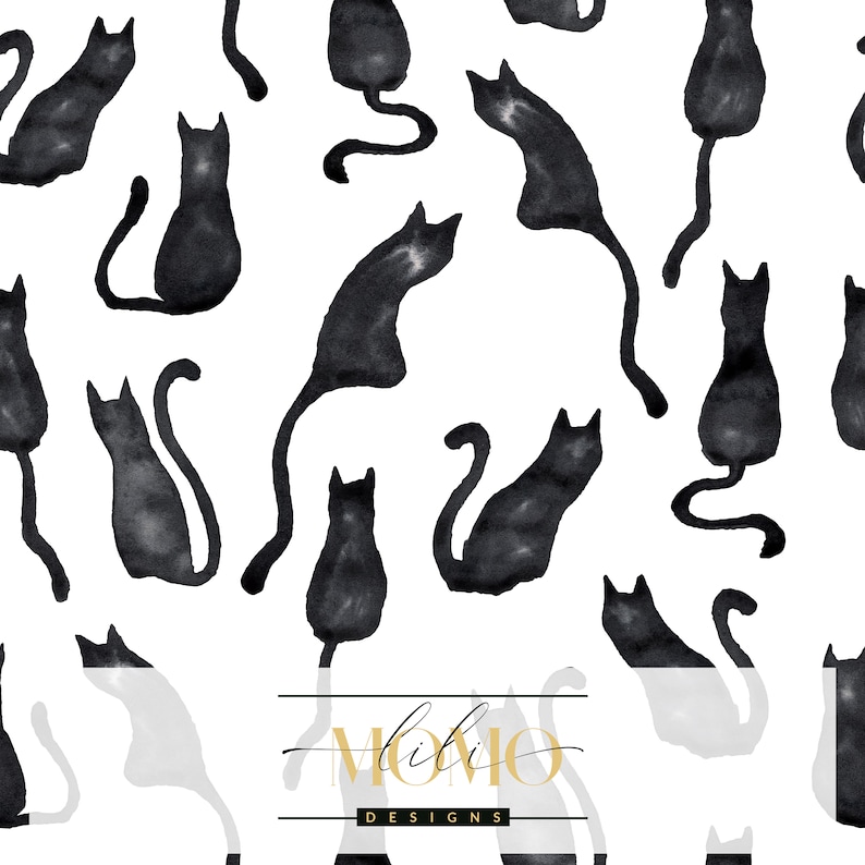 Puede incluir: Un patr&oacute;n repetitivo de siluetas de gatos negros en acuarela sobre un fondo blanco. Los gatos aparecen en varias posturas sentadas y de pie. Centrado en la parte inferior hay un logotipo rectangular con el texto "MOMO DESIGNS" en dorado.