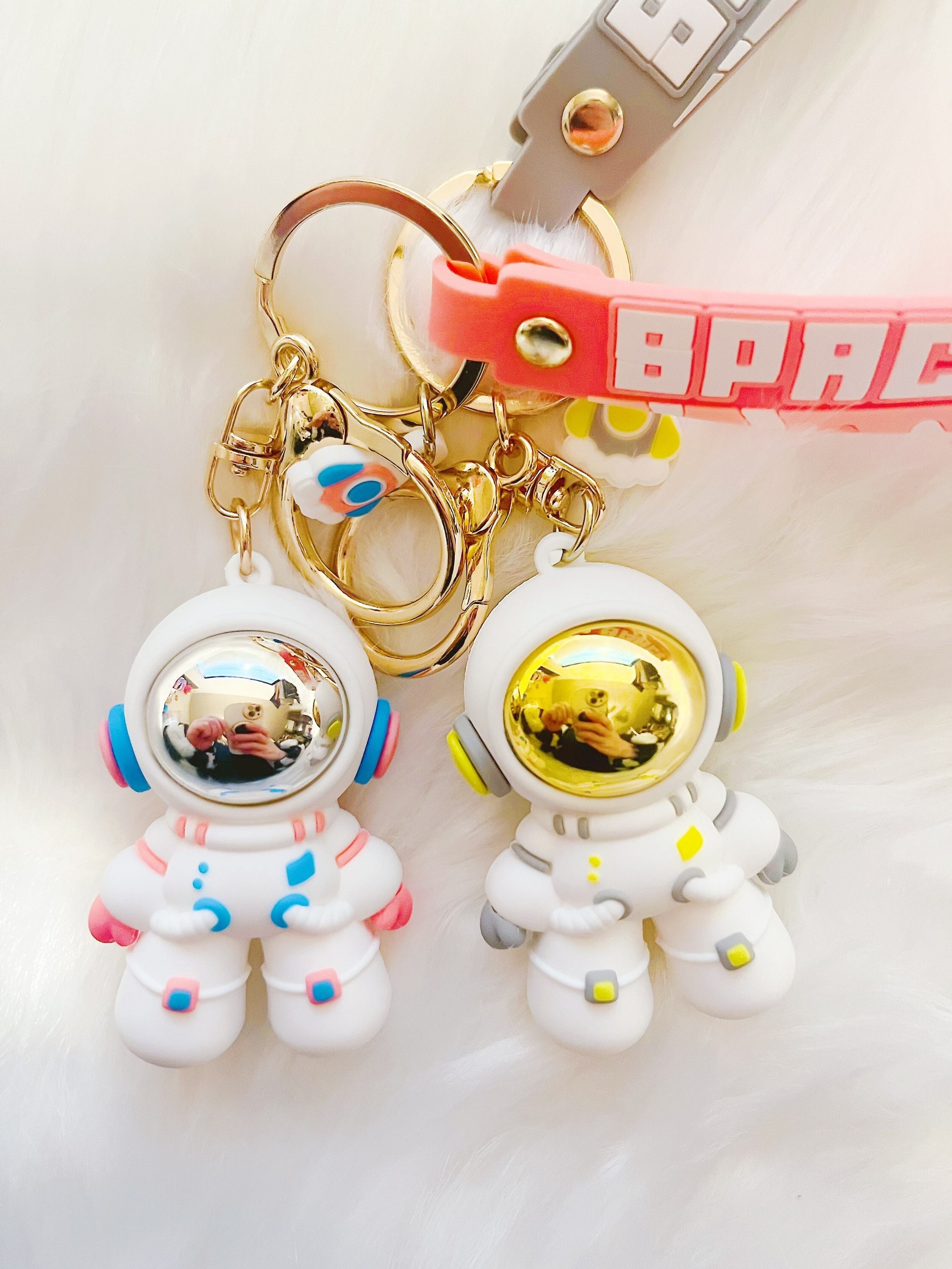 Fashion Cartoon Space Astronaut Keychain Female Cute Creative Epoxy  Astronaut Key Chain Ring Bag Charm Pendant Birthday Gift