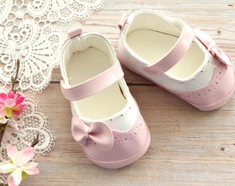 Zapatos de cochecito rosa para niña: Bautizo y boda