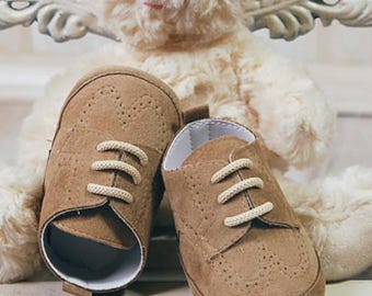 Zapatos de bebé niño color beige oscuro Carmel de piel sintética para cochecito de bebé, botines, bautizo, boda, calzado formal elegante para bebé, tallas: 3-18 meses