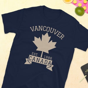Vancouver Canada T-shirt, Maple Leaf Shirt, Vancouver Tshirt, Vintage Atletisch Canadees T-shirt, Vancouver Souvenir, Vancouver Gift