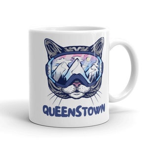 Queenstown Coffee Mug, Queenstown Tea Cup, New Zealand NZ Cat Skier Mug, Funny Winter Souvenir, Skiing Cat Mug, Gift for Skier Snowboarder