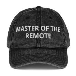 Master of the Remote Vintage Dad Hat – Funny Father&#39;s Day Gift, Retro Cotton Twill Cap, Adjustable Baseball Hat for Men, Gift for Him