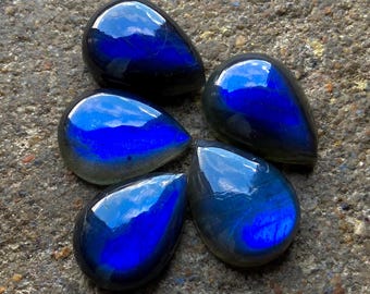 5 AAA Labradorit Cabochons: Djupblå droppformade päronstenar