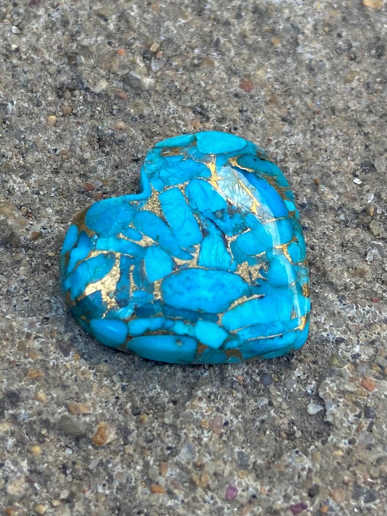 Blue Copper Turquoise Heart Cabochon: Kingman Gemstone image 5