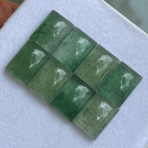 Cabochão de quartzo verde morango AAA+: pedra preciosa retangular com fundo plano