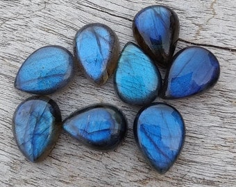 AAA+ Labradorit Cabochon: Droppformad päronsten