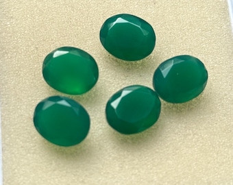 Natural Green Onyx Gemstone: AAA Oval Faceted Cut, Calibrated Sizes