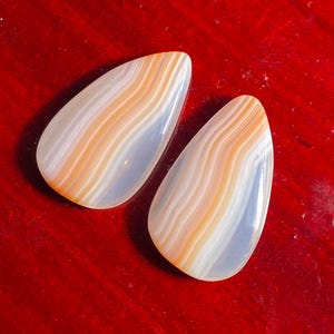 AAA+ White-Brown Onyx Pair: Pear Cabochon Gemstones (25x15mm)