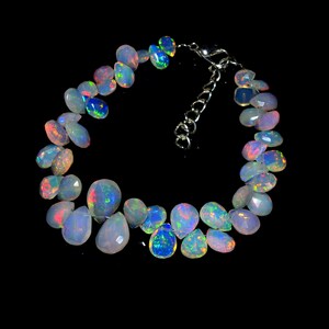 Pulsera de ópalo etíope en forma de lágrima, pulsera de cuentas de ópalo tallado en facetas, pulsera de ópalo, pulsera de ópalo natural, pulsera de ópalo de almendra, regalo para ella