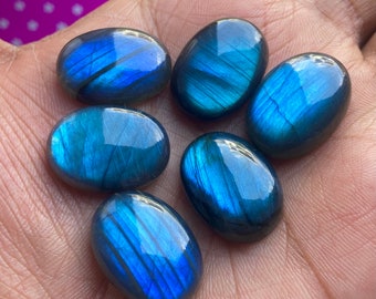 Cabochon de forme ovale en labradorite naturelle de qualité AAA+, dos plat, calibrées en gros, toutes les tailles disponibles