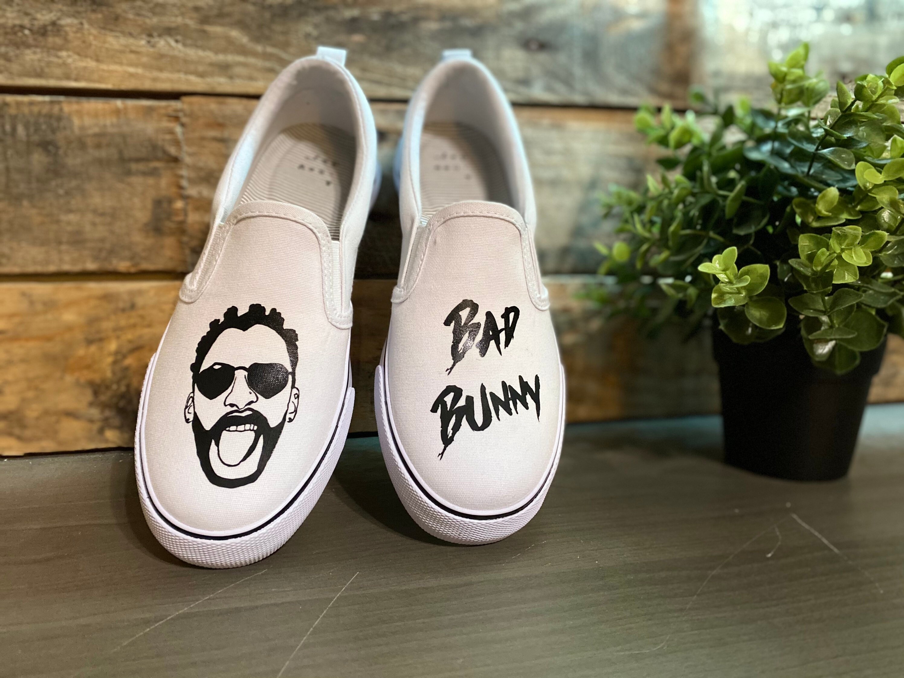 Bad bunny / shoes / white canvas shoes/ custom shoes / | Etsy