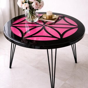 Mesa de centro de resina epoxi con diseño de mandala: Mesa con bloques de color personalizados (80 cm) imagen 3