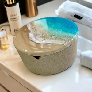 Round jewellery box with resin ocean lid and integrated mirror 13 cm diameter