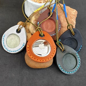 Leder Airtag Halter, Apple Airtag Schlüsselanhänger, Leder Airtag Inhaber Hülle / Airtag Schlüsselanhänger / Leder Air Tag Schlüsselanhänger / Air Tag Abdeckung /