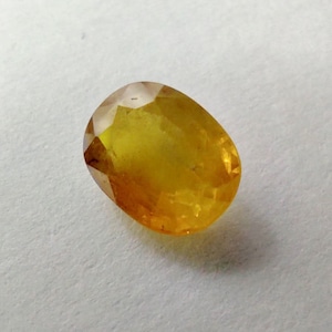 1.07Ct Natural Yellow Sapphire Loose Gemstone unique Pattern