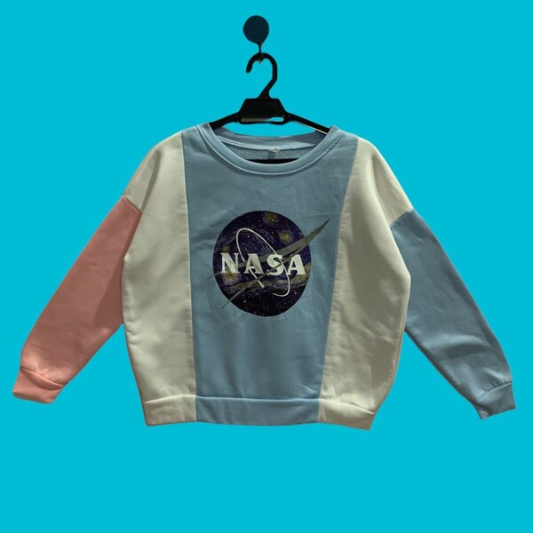 Vintage 90s Croptop Nasa Sweatshirt Jumper Crewneck Pullover Sweatshirt Print Big Logo Nasa Color Blue White Pink Size S