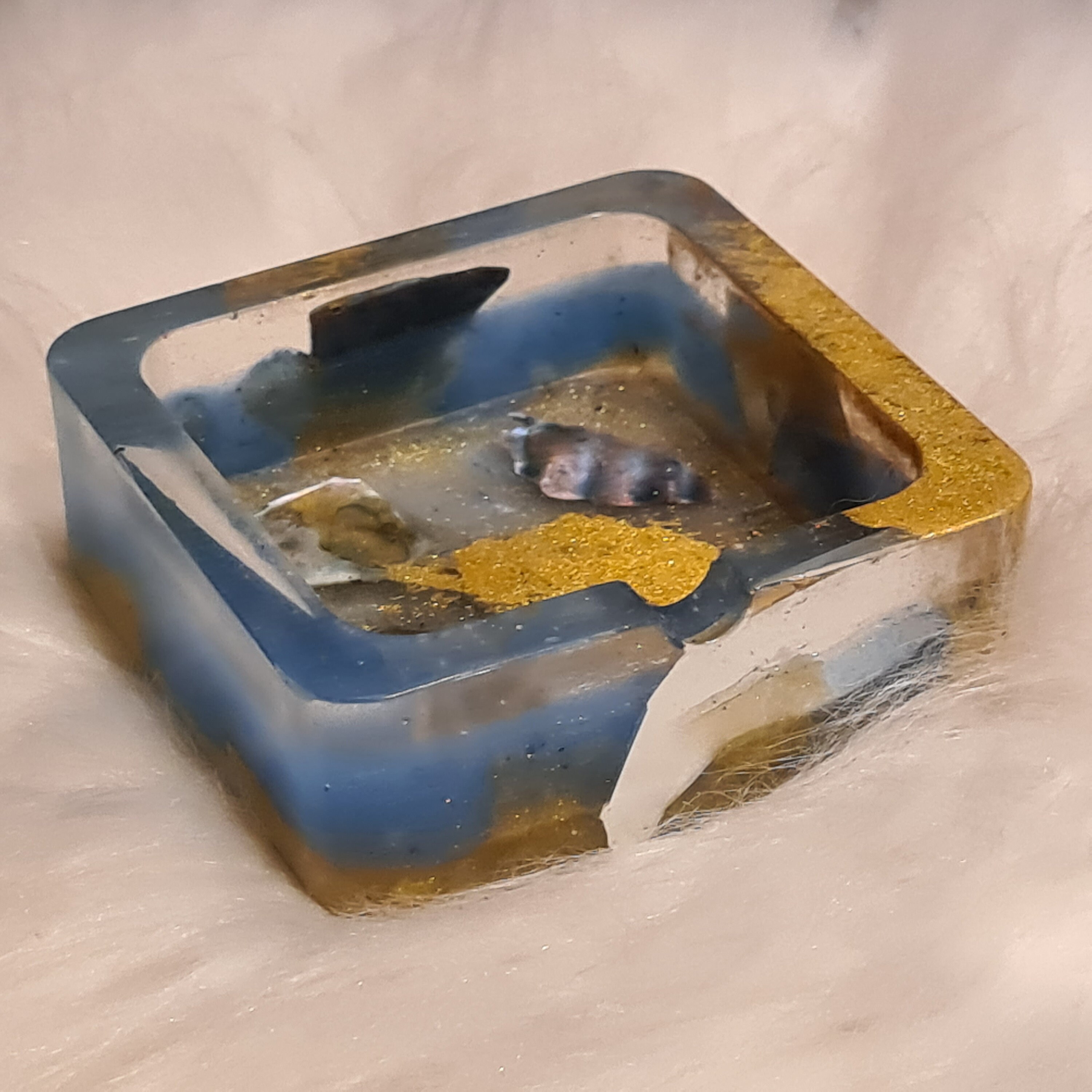 Ashtray made of epoxy resin fluorescent round Etsy