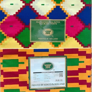 Könnte beinhalten: Eine Nahaufnahme eines Stoffes mit einem geometrischen Muster in Gelb-, Rot-, Grün- und Blautönen. Der Stoff ist mit "Guaranteed Real Dutch Wax Block Prints" und "Printed by Vlisco in Holland" gekennzeichnet.