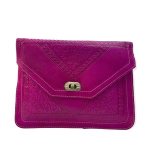 Portefeuille cuir artisanal marocain – Élégance et durabilité, modèle compact avec multiples compartiments pour cartes et billets