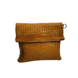 Cartera de cuero hecha a mano para mujer - Artesanía tradicional marroquí, diseño elegante y compacto con espacio para tarjetas y monedas.