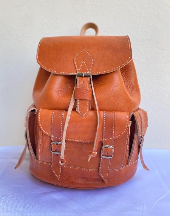 Handmade Natural Leather Backpack, Minimalist Travel Bag  display picture 2