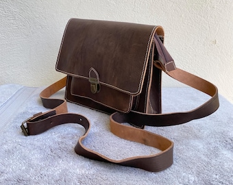 Lusso e artigianalità: borsa a tracolla in vera pelle dal Marocco