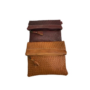 Juego de dos carteras en piel auténtica de alta gama color Burdeos y Marrón, 100% artesanal.