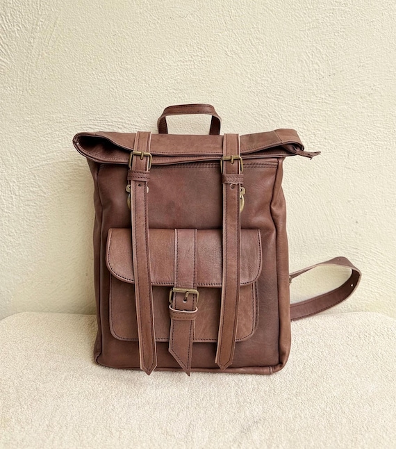 nomatic travel bag vs osprey Pack (Olive, 14L) Side Color:Water (15) color-royal-blue-pinstripe-pattern Lululemon Everywhere Belt Bag, safe storage and hidden