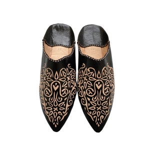 100% handmade women's fashion slipper.