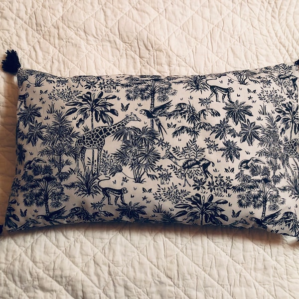 Coussin décoratif noir et blanc