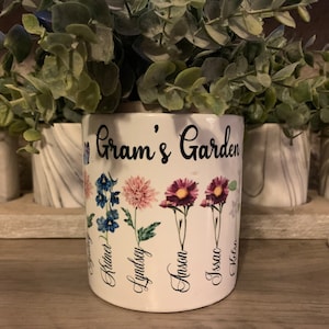 Personalized Grandmas or mothers garden flower pot image 1